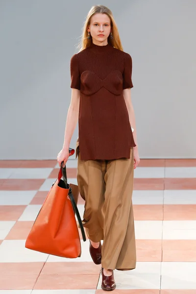 Look 30